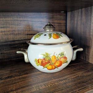 Vintage emaljgryta med ventilerat lock och mässingshandtag, retro potpurrikruka för spishäll med fruktskörd, Cottagecore Kitchen Decor Taiwan