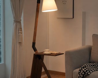 Lampada da terra in legno massello fatta a mano con tavolino, lampada da terra moderna, lampada da terra scandinava in legno, lampada da tavolo fatta a mano, lampada da lettura