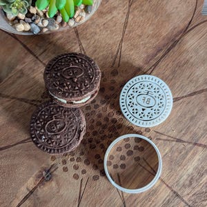 Ronde Oreo-koekjesvorm, zandkoekjesvorm met crèmevulling, stempel voor zelfgemaakt gebak