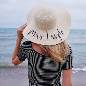 Personalized straw hat, large brim straw sun hat, Bride Beach Hat, Custom Name Summer Hat, bridesmaid proposal gift, birthay gift