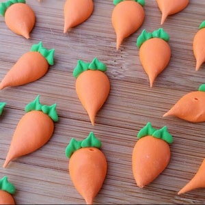 Made to order | 1 dozen royal icing carrots | 1 inch | Easter | Cake decorations | Cupcake toppers | Carrot cake