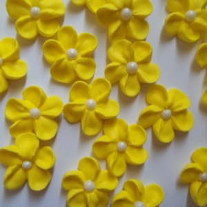 Made to order | 2 dozen small royal icing yellow flowers | 3/4 inch | Sugar flowers  | Edible cake decorations | Cupcake toppers