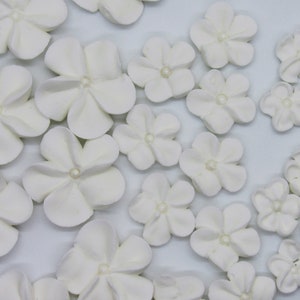 Made to order | 2 dozen royal icing white flowers | 3 sizes | Sugar flowers  | Edible cake decorations | Cupcake toppers