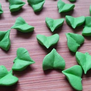 28 royal icing leaves 1/2 inch Sugar flowers fondant flowers Edible cake decorations Cupcake toppers image 2