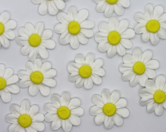 Made to order | 1 dozen white daisy flowers | 1.25 inches | Sugar flowers fondant flowers | Edible cake decorations | Cupcake toppers