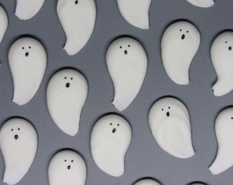 1 dozen royal icing ghosts | 1 inch | Sugar flowers  | Edible cake decorations | Cupcake toppers