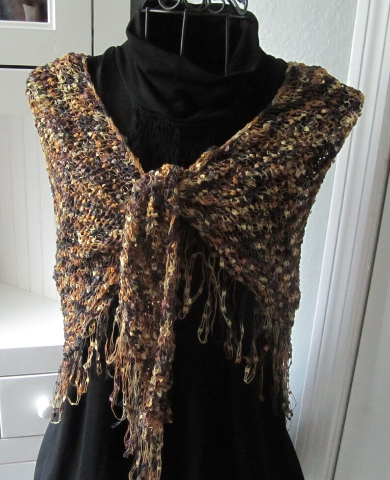 Selffringing Knitted Shawl Using Ribbon Yarn, Ladder Yarn, Trellis