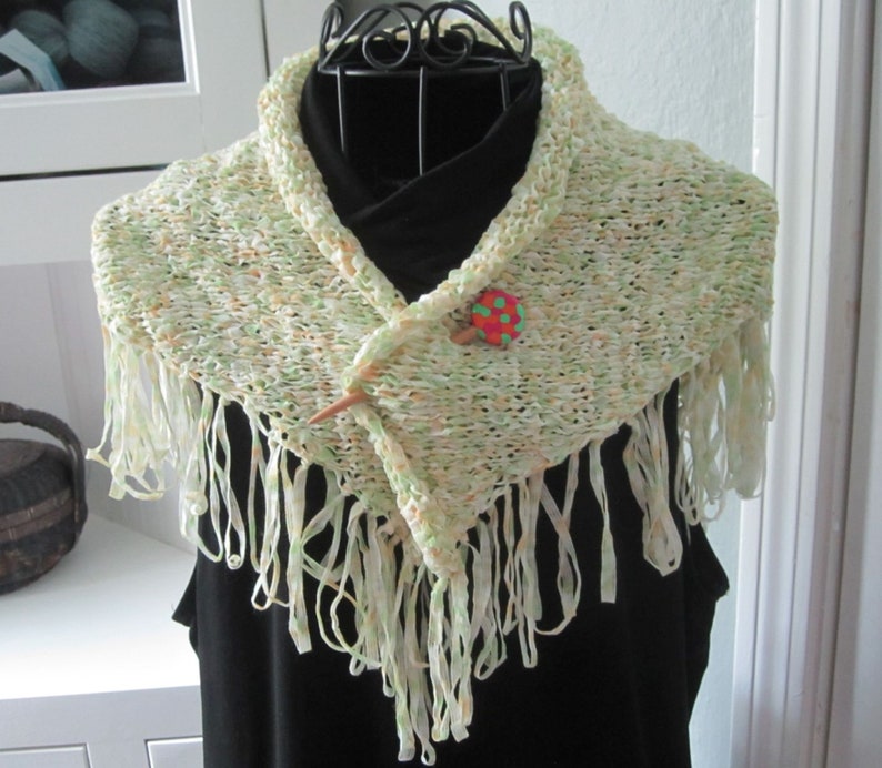 Selffringing Knitted Shawl Using Ribbon Yarn, Ladder Yarn, Trellis