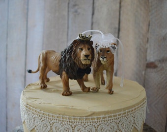 Lion lioness bride and groom jungle cat wedding cake topper king queen African Africa wild cat zoo circus themed animal cake topper Mr Mrs