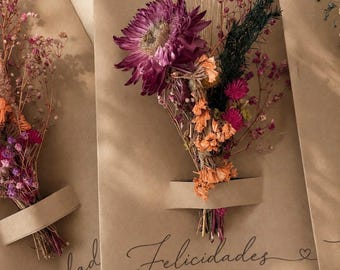 Carte de mini bouquet de fleurs séchées