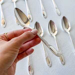 Vintage Floral Teaspoons - Etsy