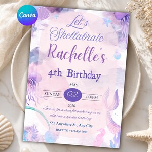 Könnte beinhalten: Eine rechteckige Geburtstagseinladungskarte mit einem Aquarell-Ozean-Thema, violetten Quallen, einer Meerjungfrauenflosse und Muscheln. Der Text lautet Let's Shellabrate Rachelle's 4th Birthday, May 02, 2026, Sunday, 4:00PM, 555 Anywhere St., Any City, RSVP TO +123-456-7890.