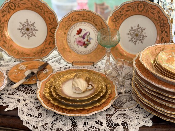 Tangerine Neoclassical Davenport Dinner Plates: Gilded Filigree 1815-1830