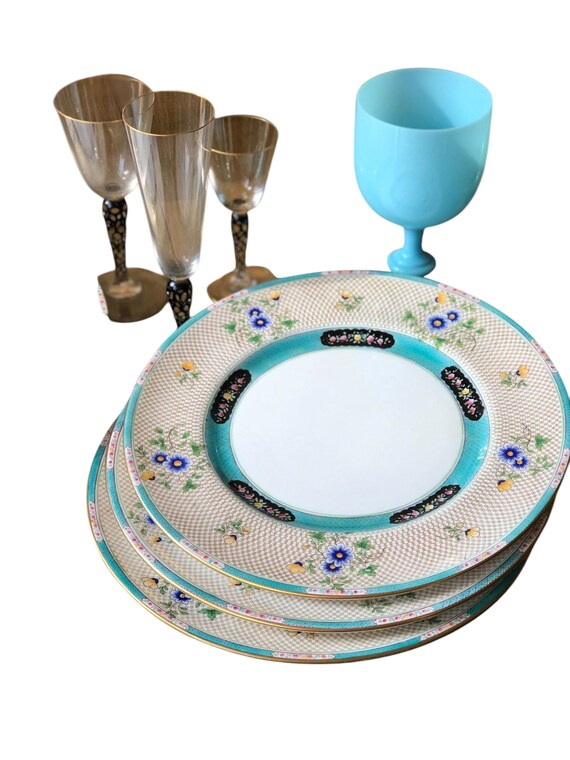 Royal Doulton Aqua Dinner Plate Set: Elegant 12-Piece Wedding Heirloom with Floral Basketweave Design