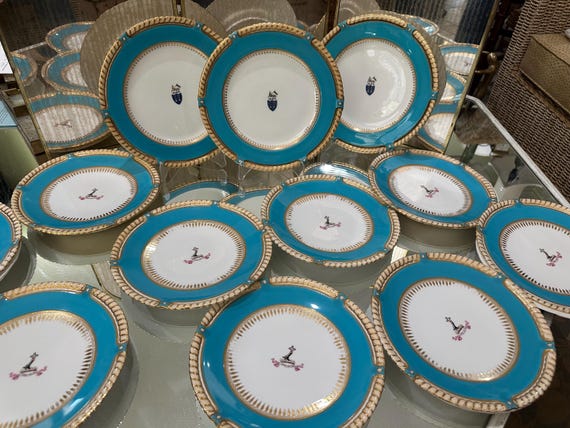 Rare Heraldic Antique Worcester 13Pc Plate Set: Turquoise Border Gilded Scalloped Rims Armorial Center