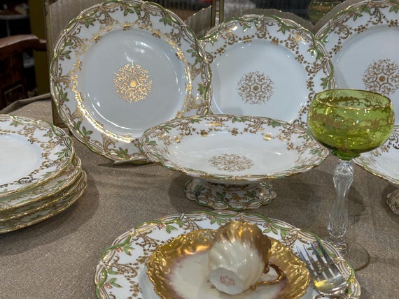 Elegant 14pc English Dinnerware Set: Spring Vines Pink Berries Scalloped Gilt Rim Plates and Cake Stands