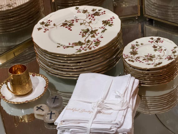 Royal York Dinner Plates: German China Set for Elegant Holiday Tables