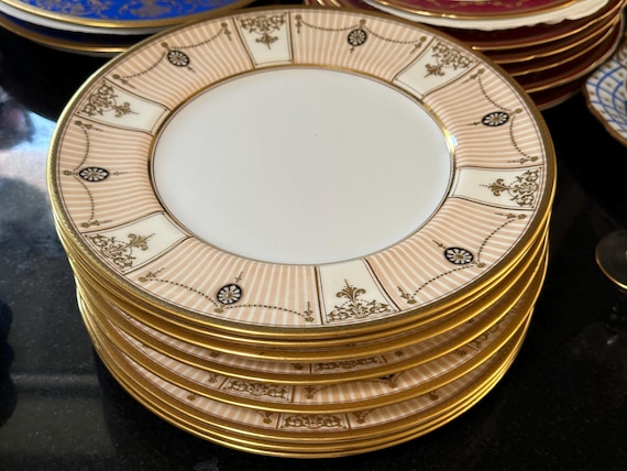 1914 Royal Doulton Neoclassic Dinner Plate Set: Tan Stripes  Black Medallions