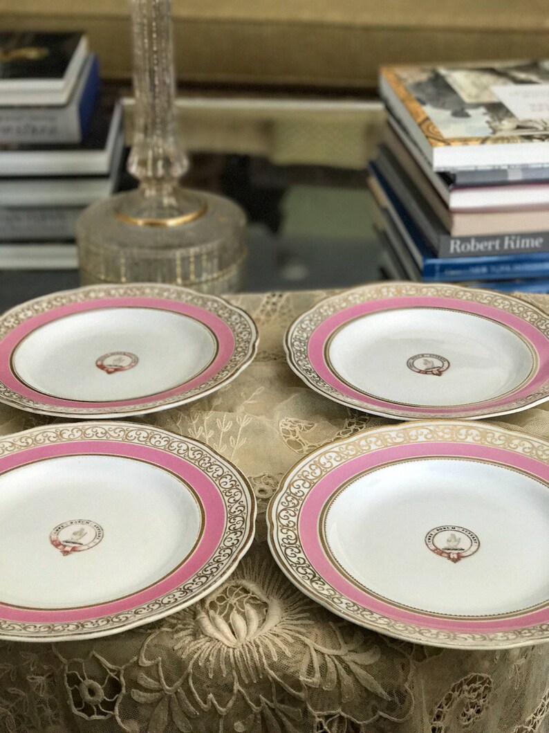 4 Antique Pink Dinner Plates Scalloped Edge Armorial Crest Etsy