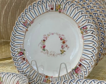 10Pc Rare Antique Spode Botanical Dessert Set w Hand Painted Pale Spring Florals, Scalloped Gothic Shaped Rims, Molded Gilt Trim, Circa 1848