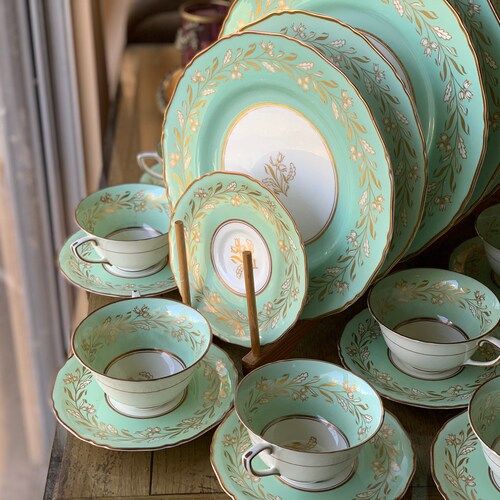  WORCESTER 大皿などセット Mint Green Royal Worcester Dinnerware Set With Gold and White