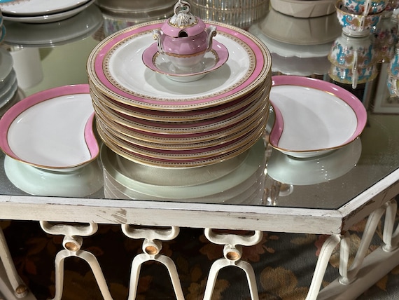 Set of Antique Grainger Worcester Pink Dinner Plates with Hand-Painted Gilt Details for Wedding Gift