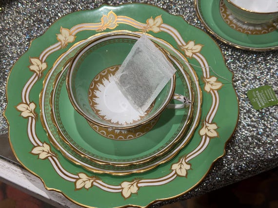 10 Rare Antique Samuel Alcock Green Dessert Plates w Stylized Yellow Florals, Gilt Scalloped Rims, Heirloom Quality, Circa 1822 1859