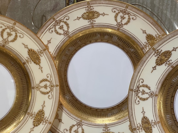 Vintage 1926 Royal Worcester Gold-Encrusted Dinner Plates Set:Antique Luxury Porcelain Tableware