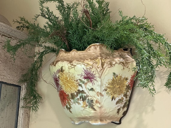19th Century Royal Worcester Jardinere Blush Ivory Wall Sconce