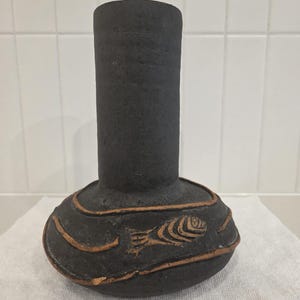 Wazon Raku z ceramiki Colin Thorburn Studio z sygnaturą CT Fish Design 10 cali