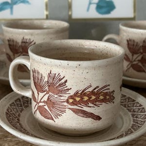 4 Tasses et Soucoupes Vintage Churchill Stonecast, Grès Moucheté Marron, Motif Floral et Épis de Blé 1970, Vaisselle  Anglaise Country Chic