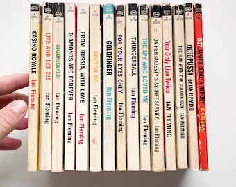 James Bond – Die komplette Buchreihe von Ian Fleming – 15 Bücher, 14 davon erschienen bei Signet Books, plus James Bond: Ein Bericht
