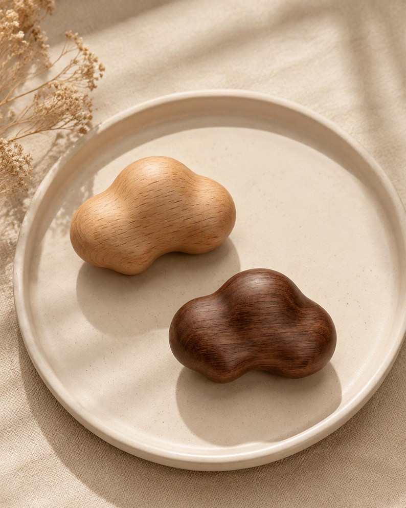 Boutons en bois nuage, poignées de tiroir en noyer, poignées d'armoire en bois, boutons de commode pour chambre d'enfant, bouton de garde-robe en chêne, quincaillerie d'ameublement minimaliste douce image 3