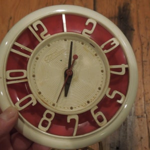 ON SALE!! Rare Mid Century Swirl Red White Electric Clock, Clock Restoration Project, Telecron Electric Wall Clock, Free Priority Shipping!!