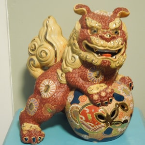 ON SALE!! Large Kutani Foo Dog Lion, Fengshui Good Luck Protector, Shishi Lion, Free Shipping!!