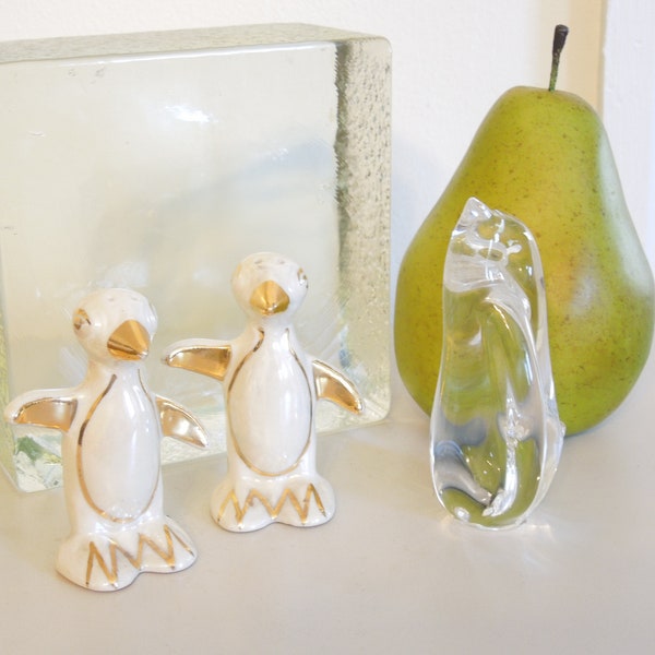 Sale Penguin Lovers Collectibles, Two Porcelain Salt and Pepper Penguins One Clear Glass, FREE PRIORITY SHIPPING!!