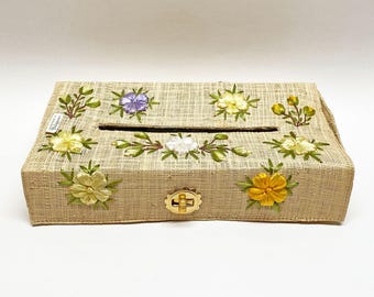 Funda vintage tejida para caja de pañuelos, rafia bordada con flores, hecha a mano en Filipinas.