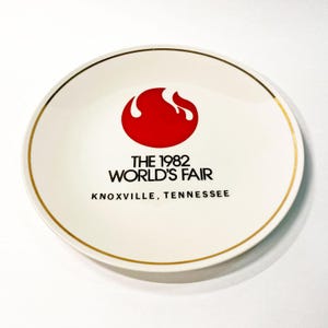 Vintage 1982 World&#39;s Fair Knoxville Tennessee 8 1/2-Inch Souvenir Plate