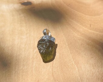Minimalist Crystal Necklace | Authentic Czech Moldavite Pendant | Sterling Silver Green Gemstone | Everyday Natural Jewellery