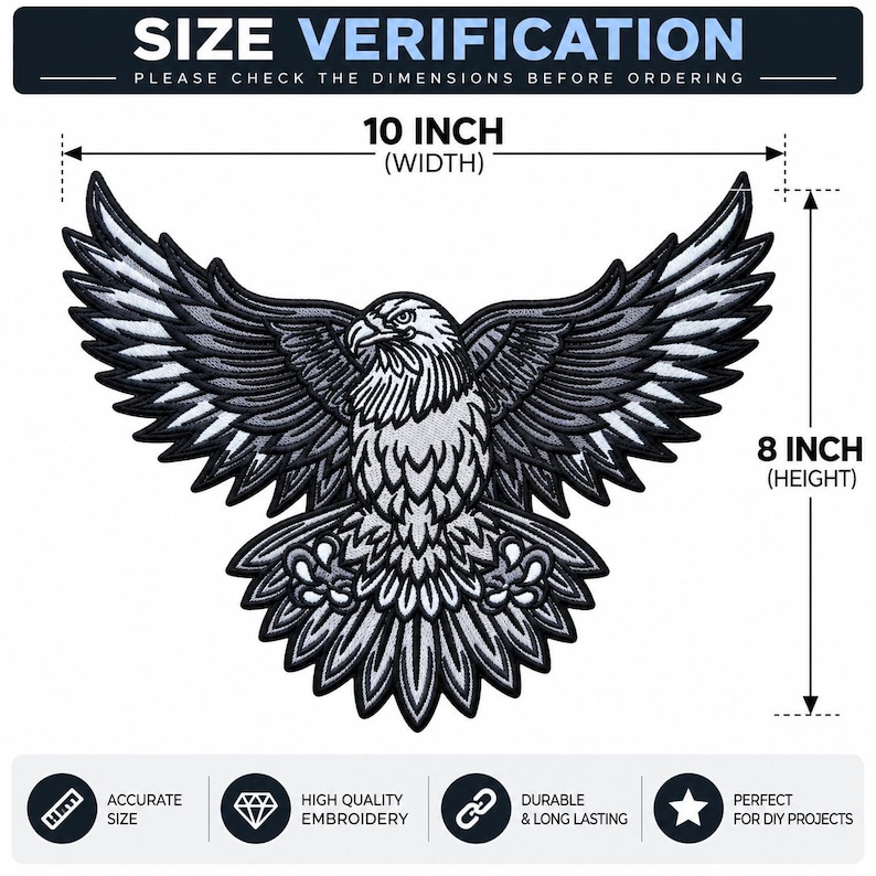 K&ouml;nnte beinhalten: Ein bestickter Aufn&auml;her mit einem Wei&szlig;kopfseeadler mit ausgebreiteten Fl&uuml;geln in Schwarz-, Wei&szlig;- und Graut&ouml;nen. Das Bild enth&auml;lt den Text SIZE VERIFICATION, 10 INCH WIDTH und 8 INCH HEIGHT sowie Symbole f&uuml;r Qualit&auml;t und Langlebigkeit.