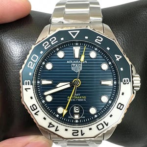 TAG Heuer Aquaracer Professional 300 GMT 43 mm zwarte wijzerplaat stalen automatisch horloge