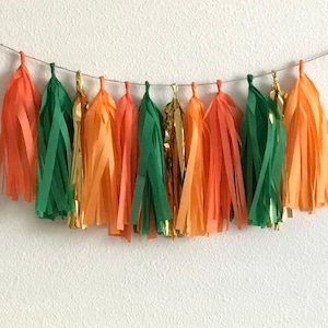 Tassel Girlande / Quaste Banner Seidenpapier Girlande - JEDE FARBE Sie wählen, orange, grün, orange, sommerlich, gold.