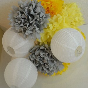 Kit di tessuto Pom Pom e lanterne / Deluxe festa decorazioni baby mobile / primo compleanno/giallo/grigio / reveal di genere / Lanterna