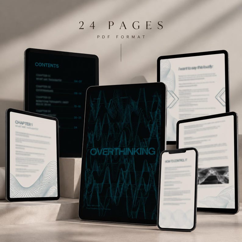 Puede incluir: Un documento digital titulado Overthinking, que consta de 24 p&aacute;ginas en formato PDF, mostrado en varias pantallas de tabletas y tel&eacute;fonos inteligentes. Las pantallas muestran texto, t&iacute;tulos de cap&iacute;tulos y patrones de ondas azules abstractas.