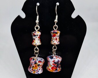 Pendientes de plata 925 hechos a mano a partir de 4 ensanchadores nuevos reciclados para crear esta pieza única.