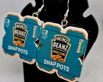 Pendientes de aro de plata 925 con mini piezas de marcas recicladas hechas a mano.