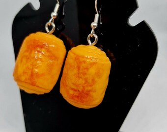 Pendientes de aro de plata 925 con mini croissants reciclados hechos a mano.