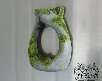 Cat Totem fridge magnet sculpture