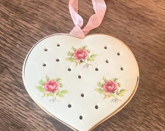 Vintage 60’s Heart Pomandor with Roses Made in Japan