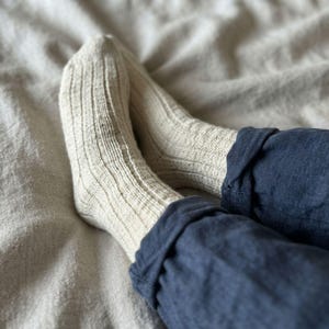 Knitted Socks Pattern PDF, Sleepyhead Socks, Fingering Yarn Sock Pattern, Beginner Friendly Knit Socks, Digital Download